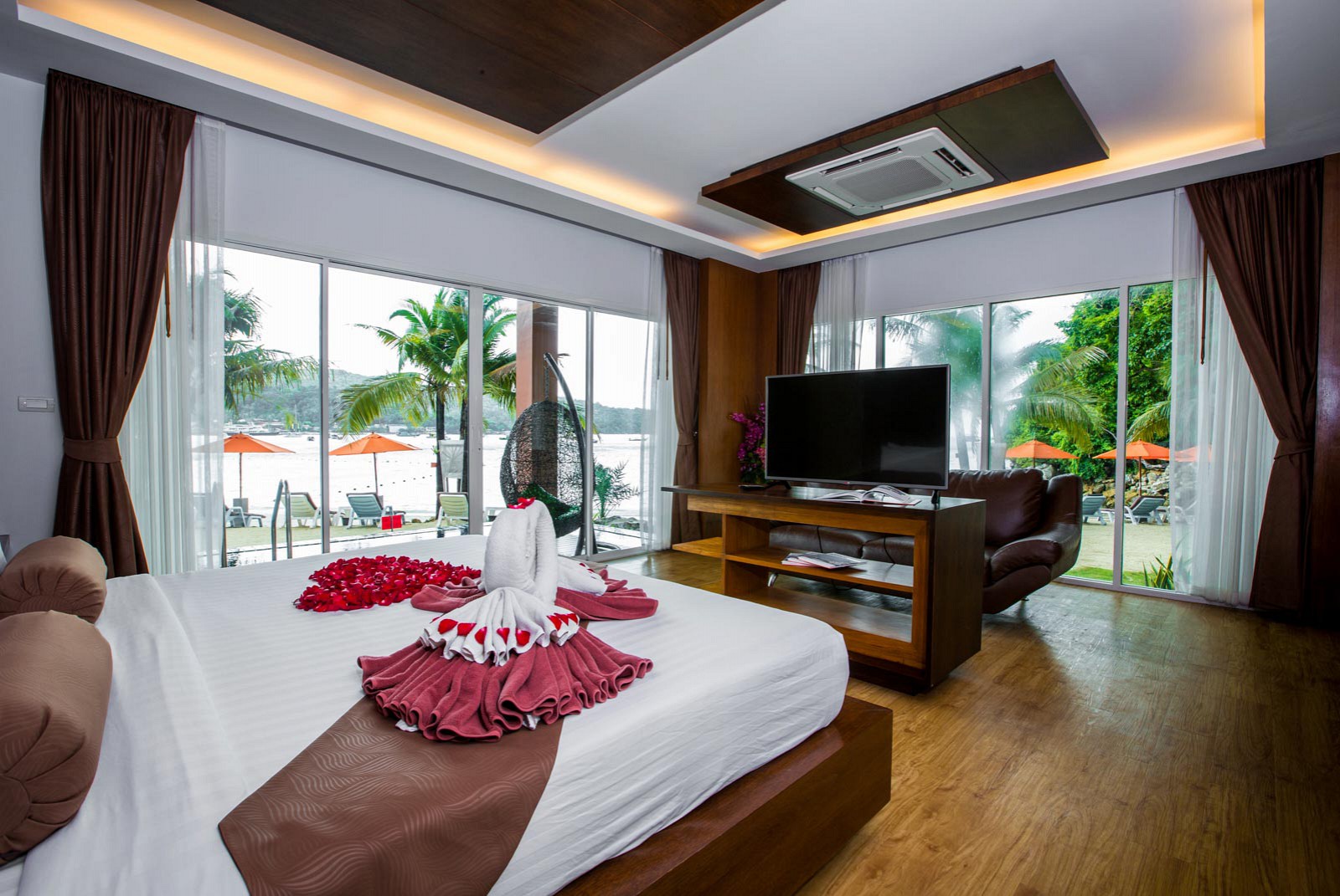 Phi Phi Cliff Beach Resort Hotel
